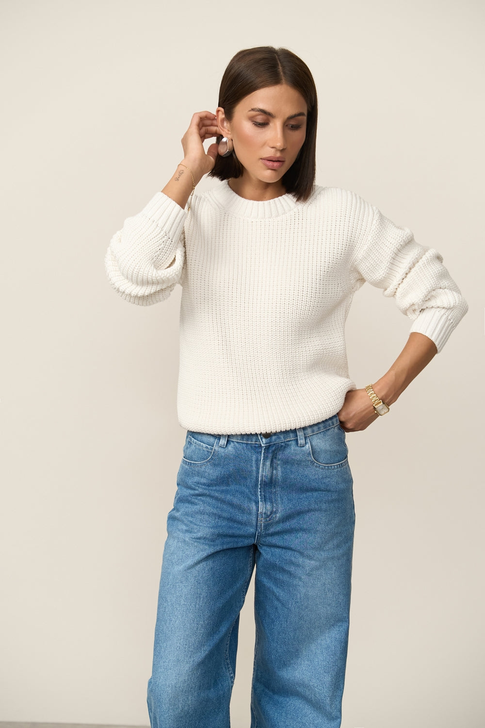 #color_off-white