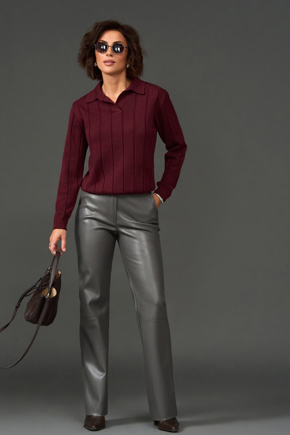 Burgundy knit polo sweater with cashmere and a straight relaxed silhouette