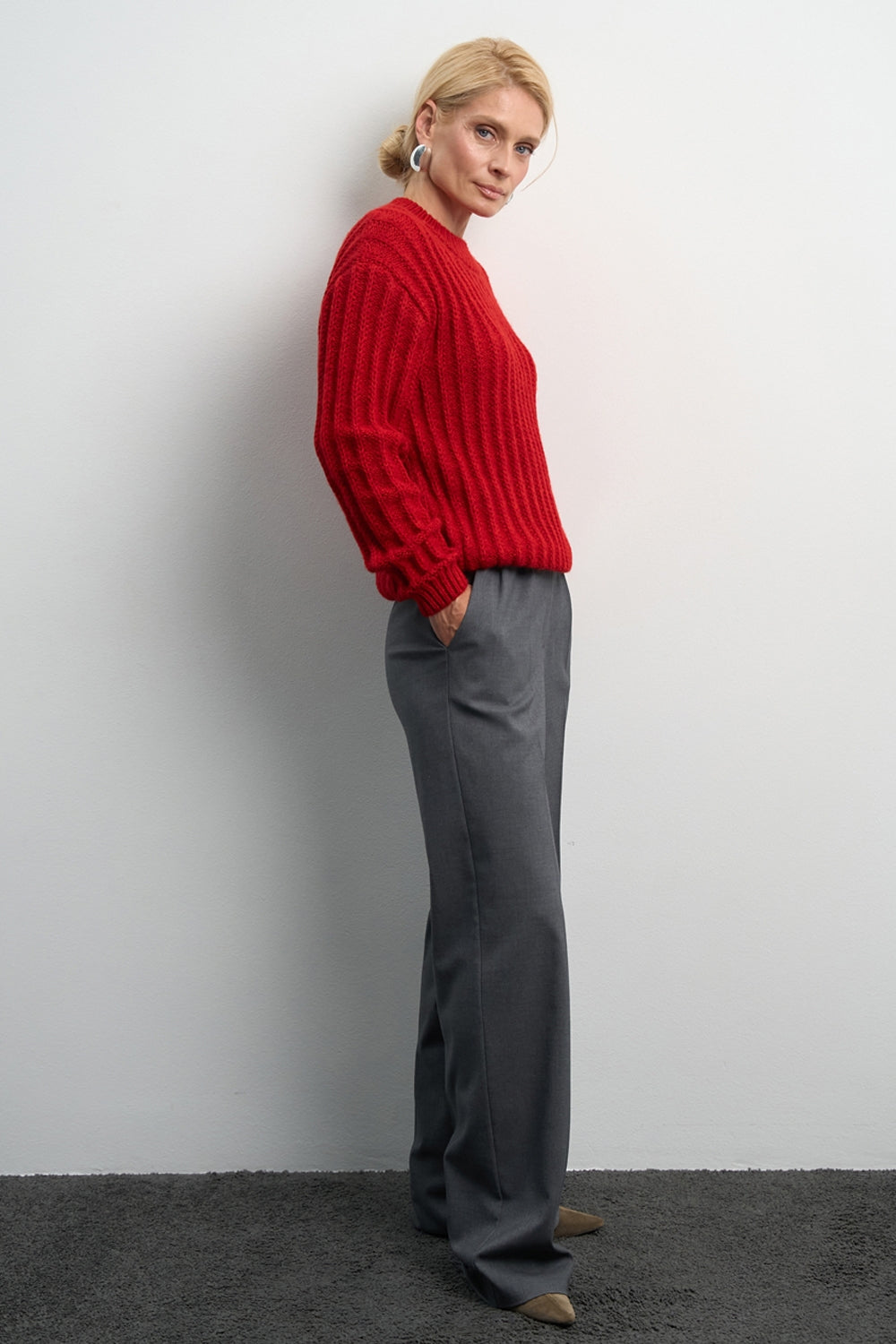#color_crimson red