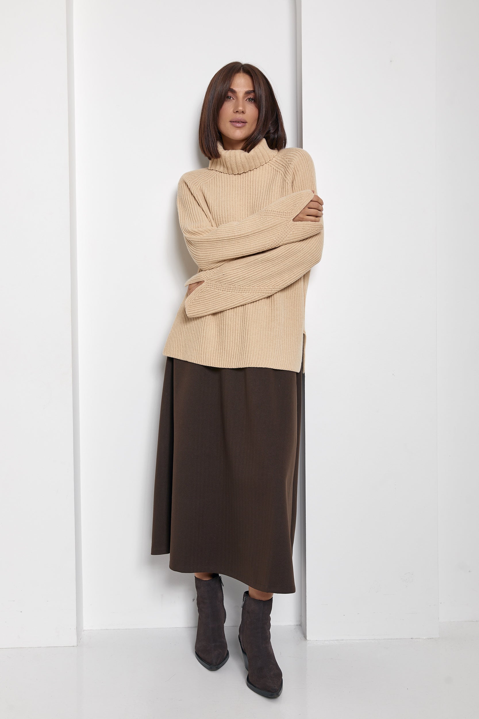 #color_warm beige