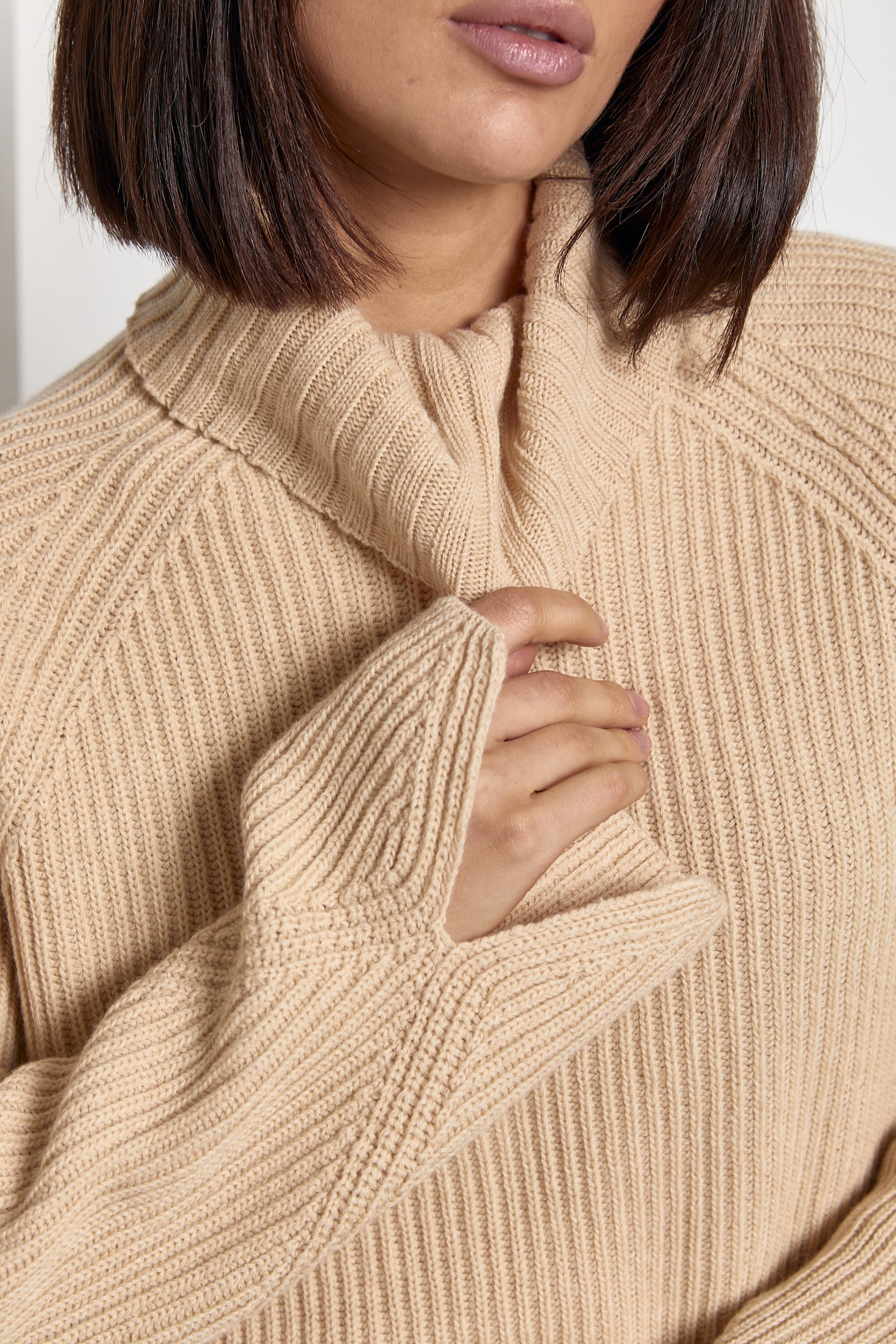 #color_warm beige