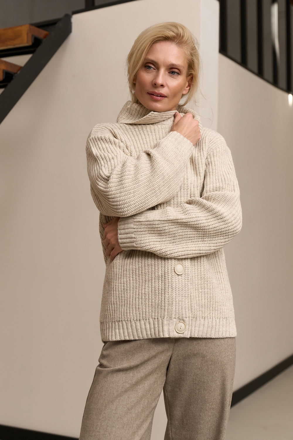 Women's wool cardigan with dropped shoulders and button front