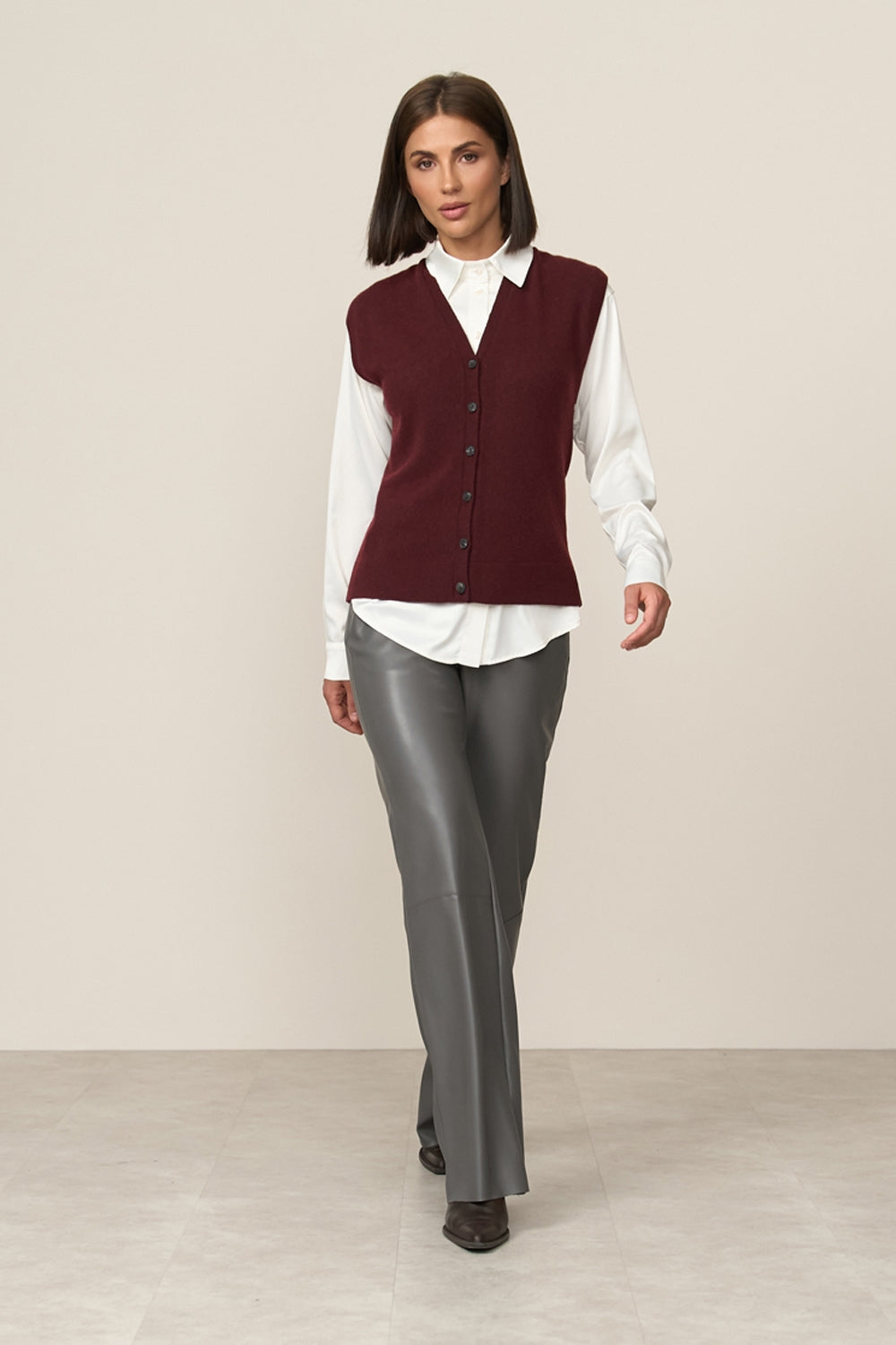 #color_burgundy red