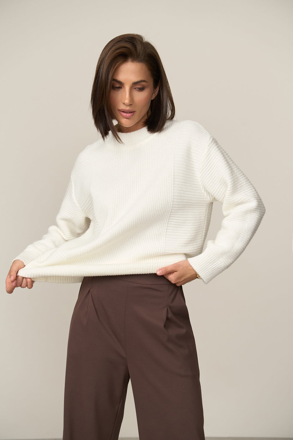 #color_off-white