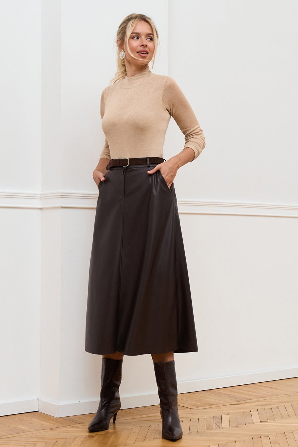 #color_warm beige