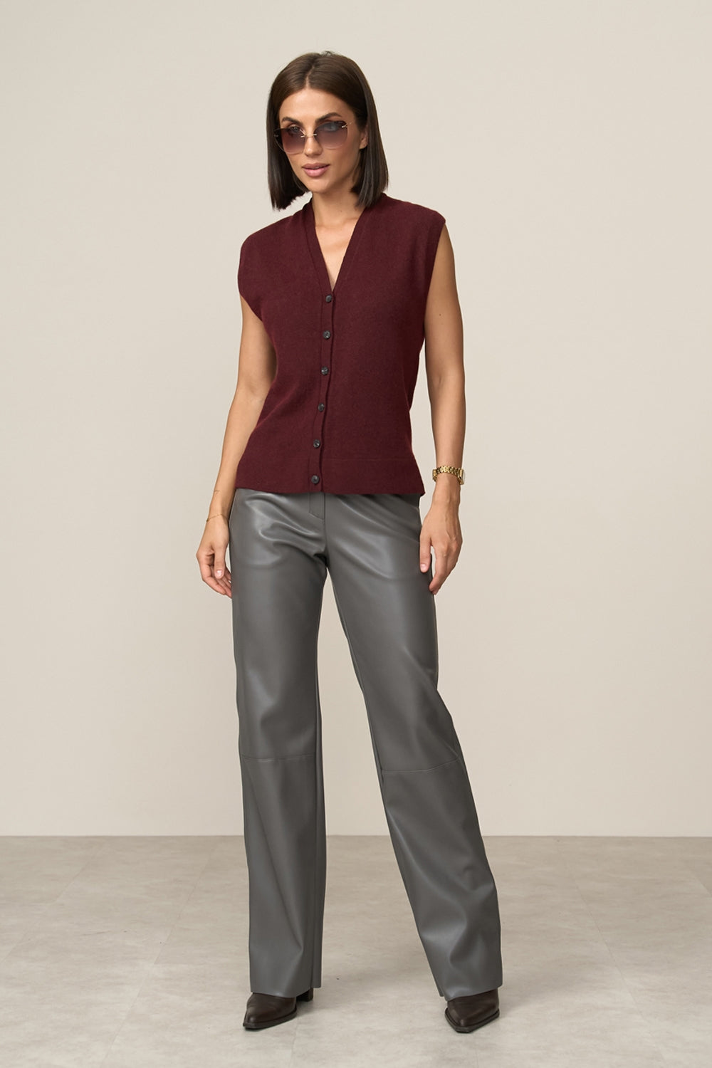 #color_burgundy red
