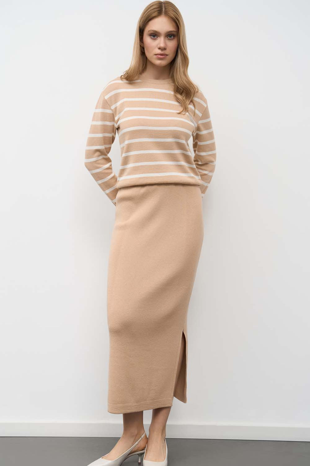 #color_sand beige