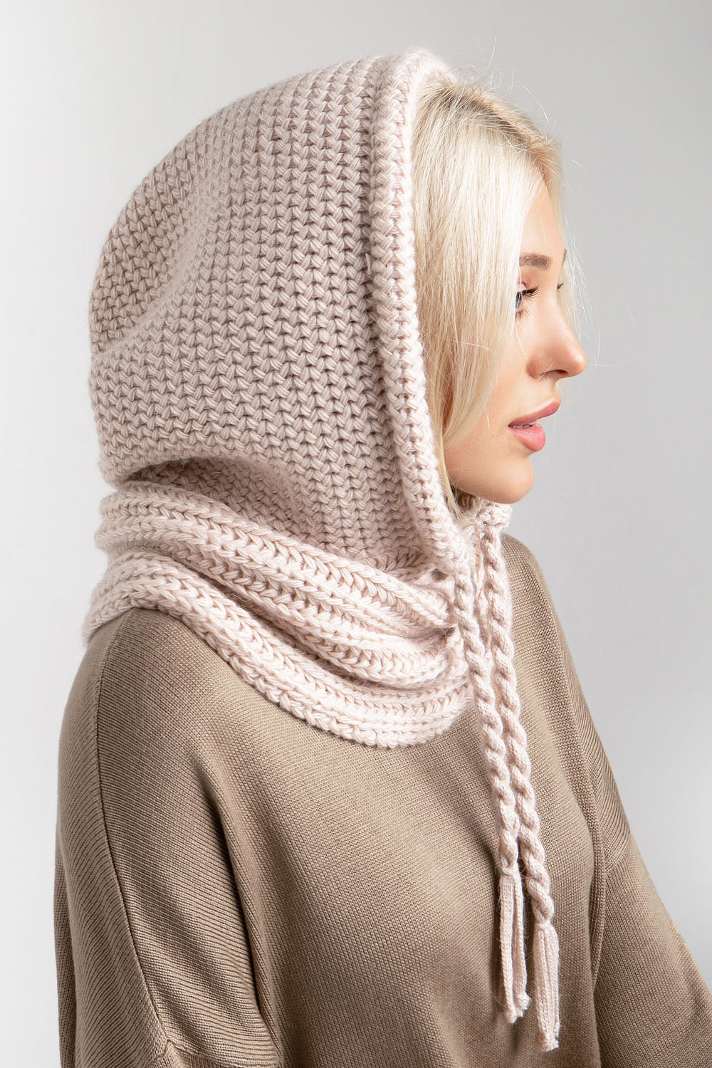 Pearl wool hooded scarf in textured knit for winter layering