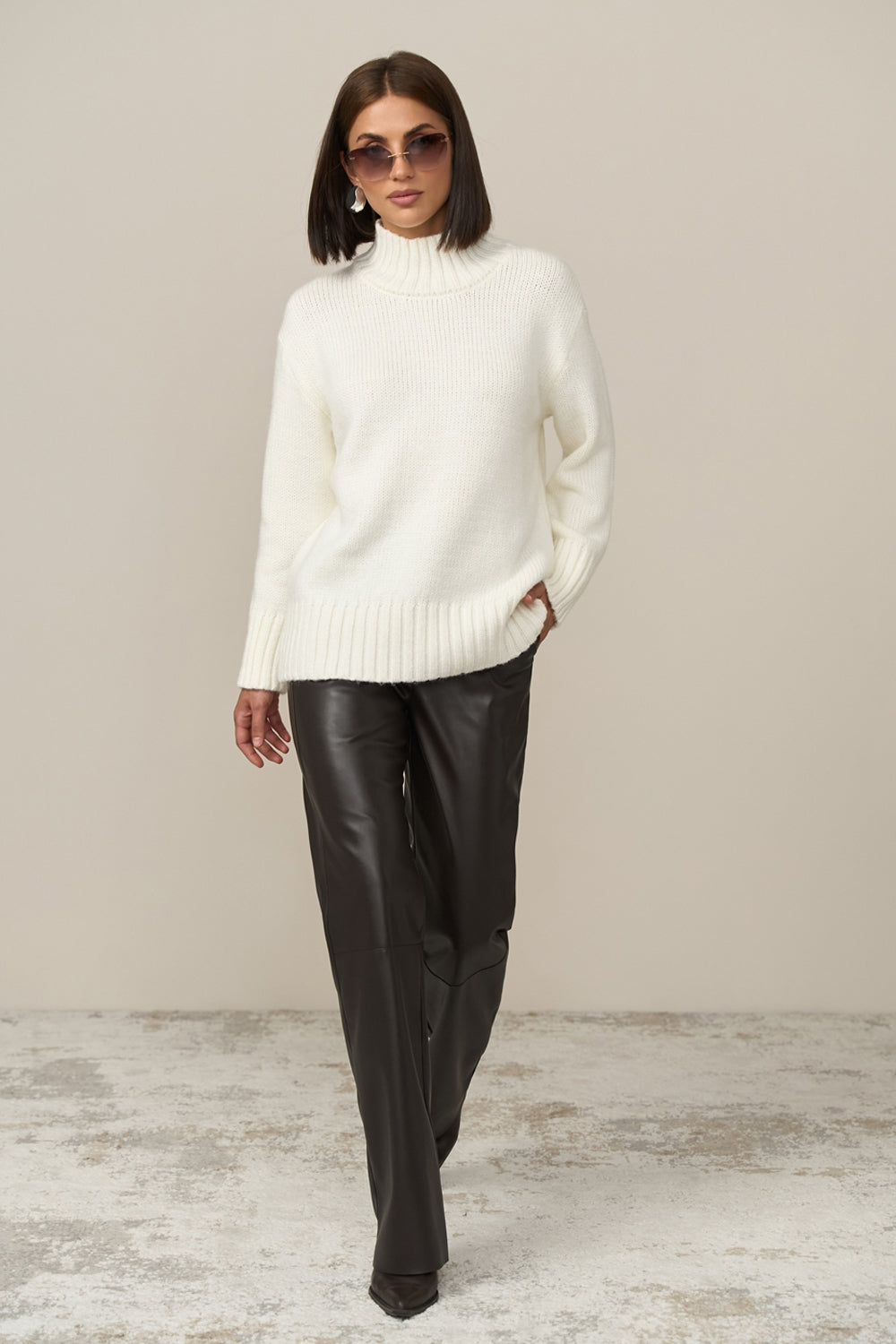 #color_off-white