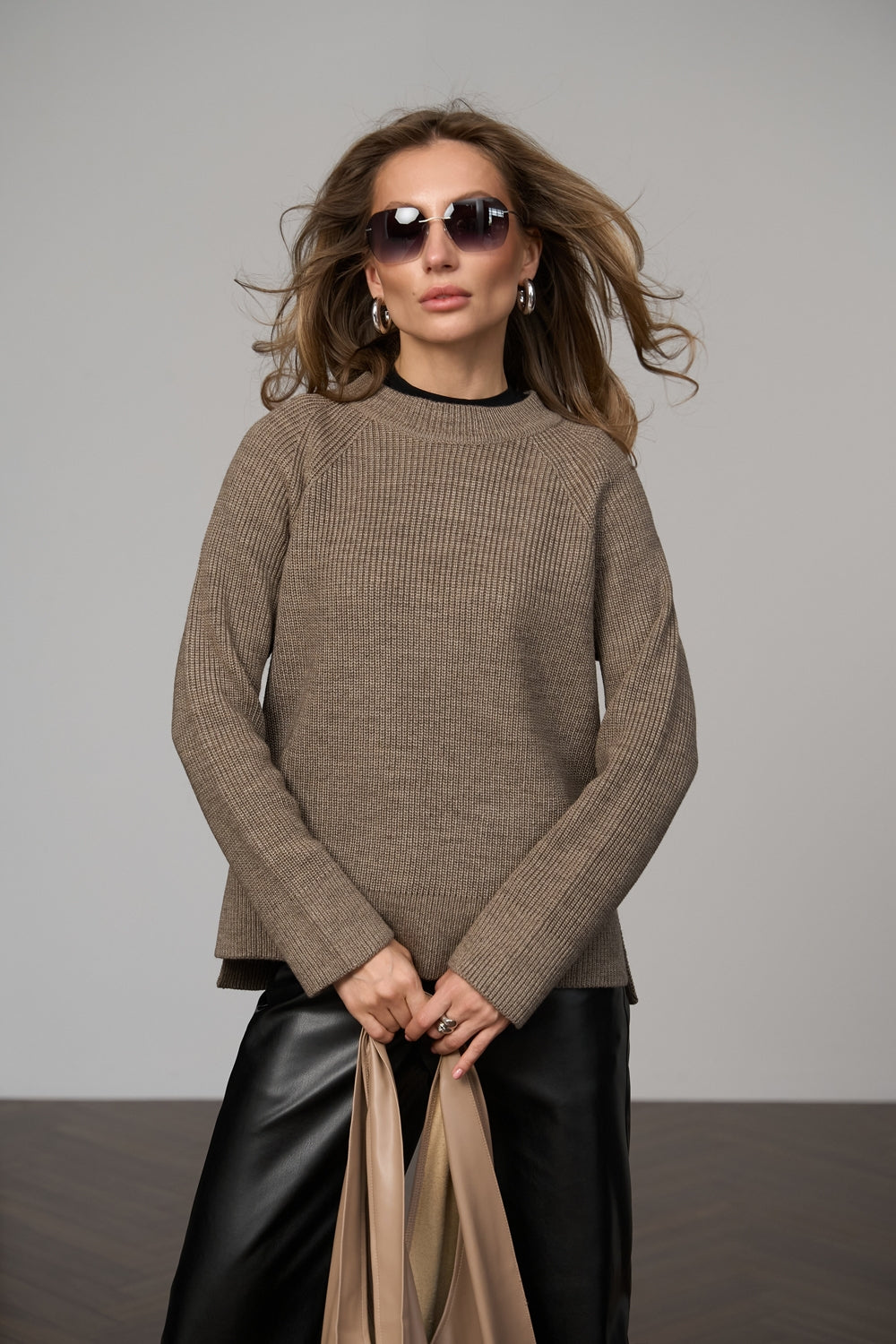 #color_taupe