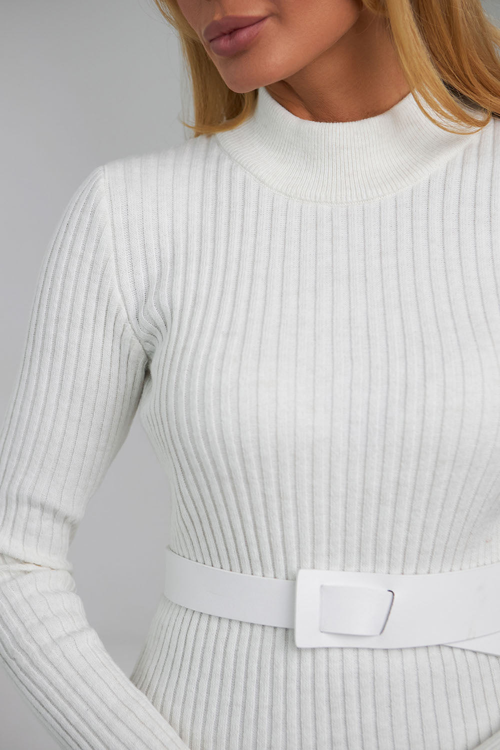 #color_off-white