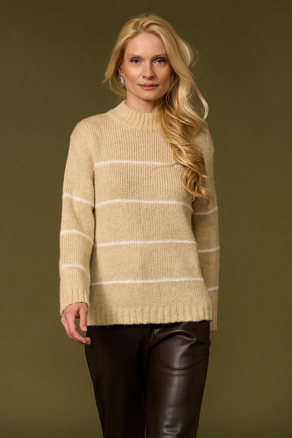 Streifenpullover aus Mohair & Wolle mit Stehkragen