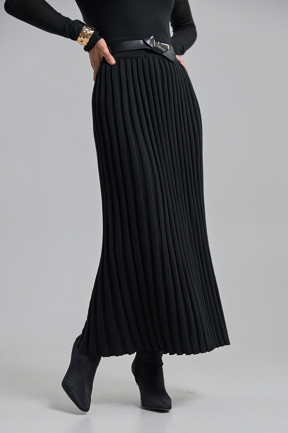 Cotton Knit Pleated Midi Skirt