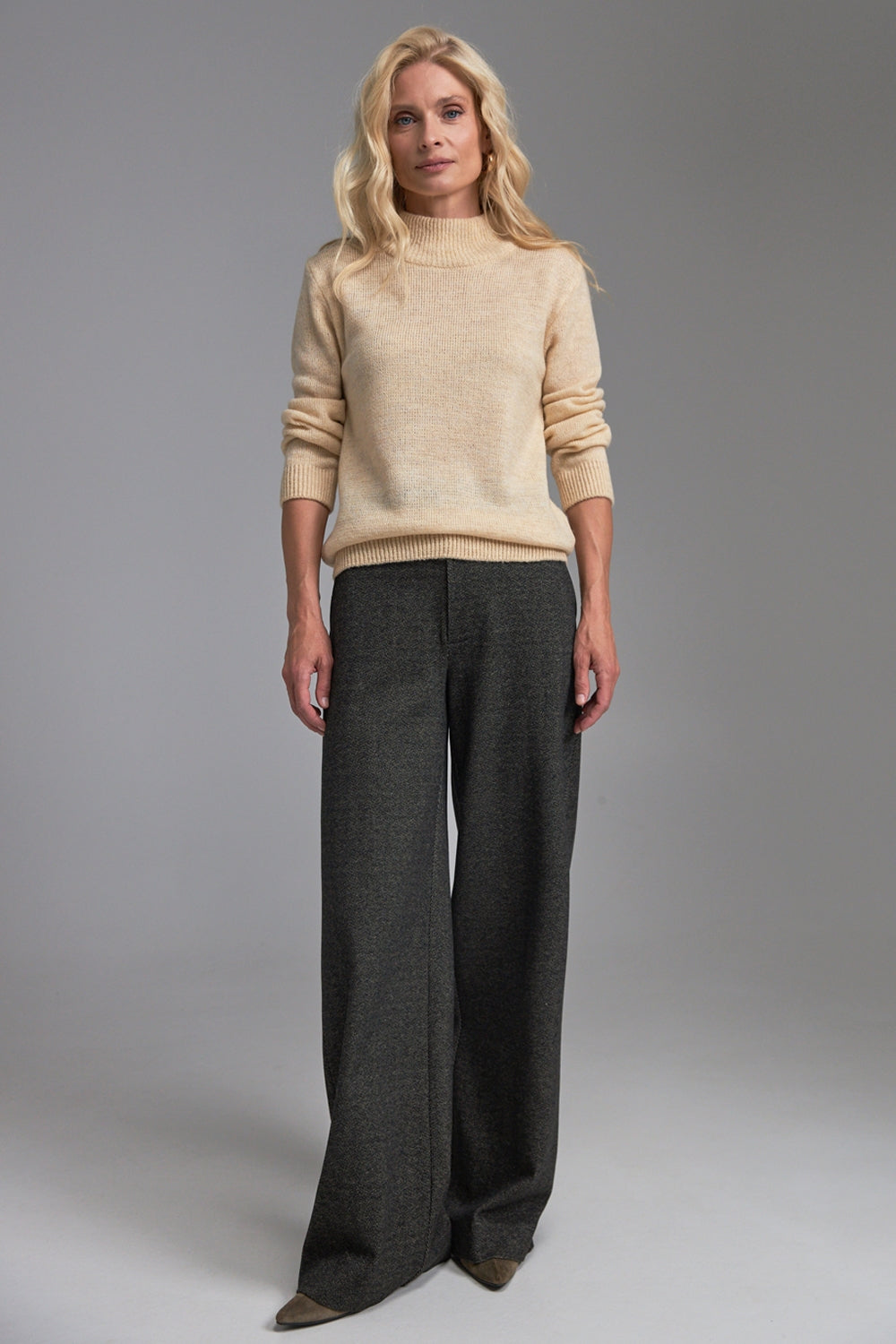 #color_warm beige