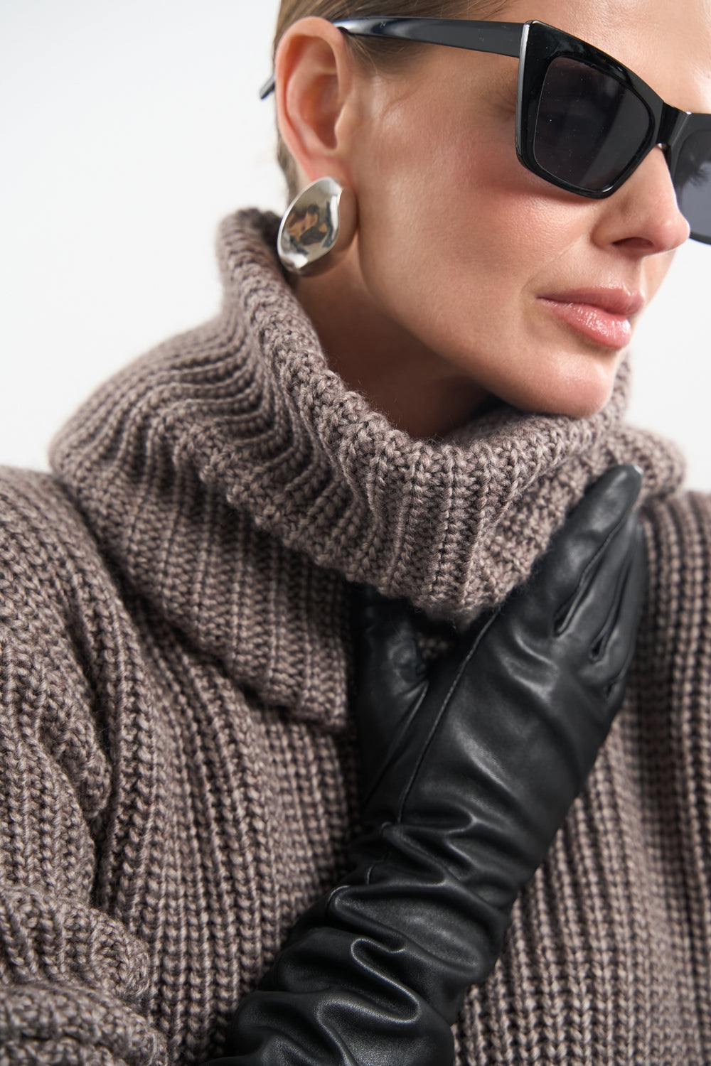 #color_mink taupe