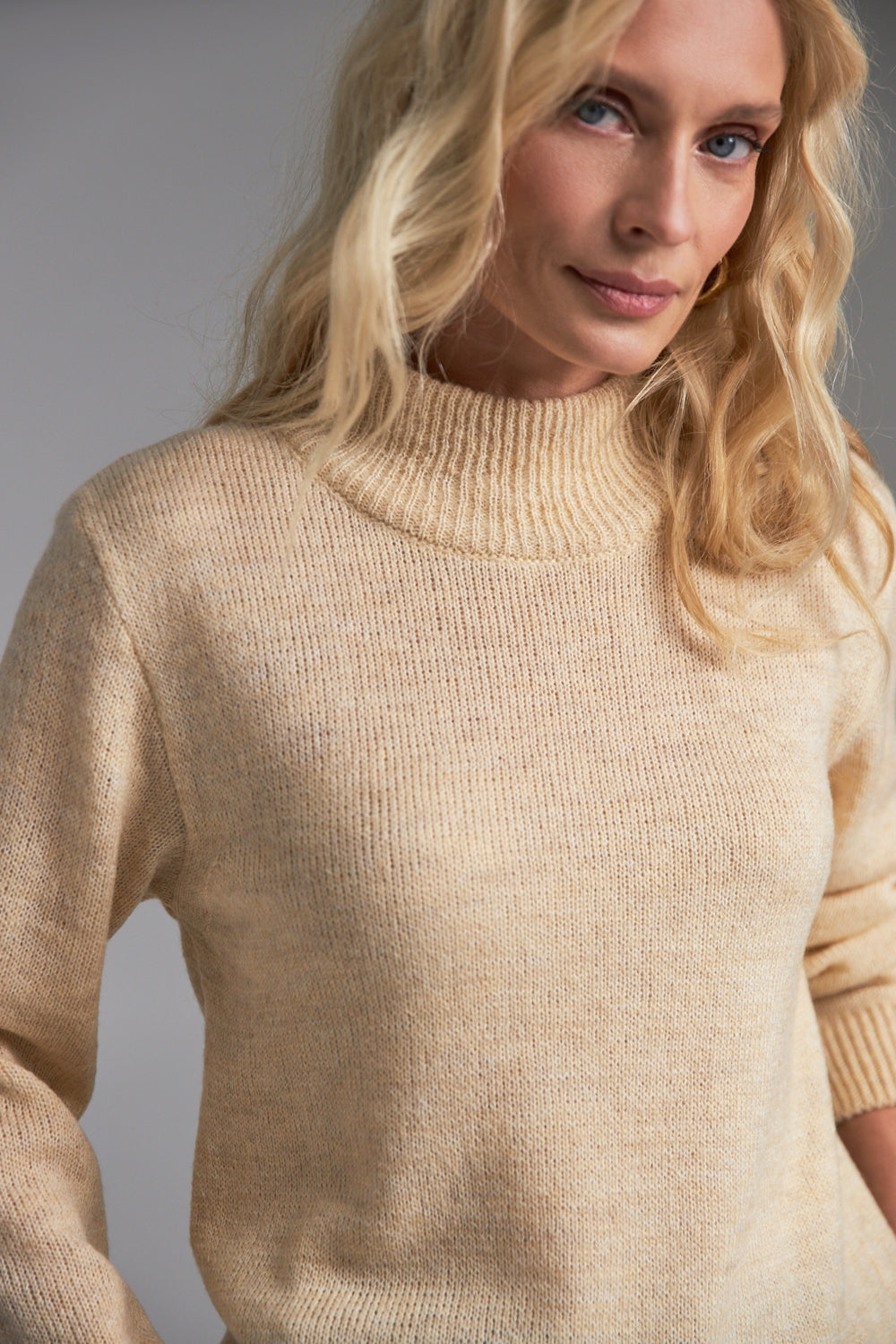 #color_warm beige