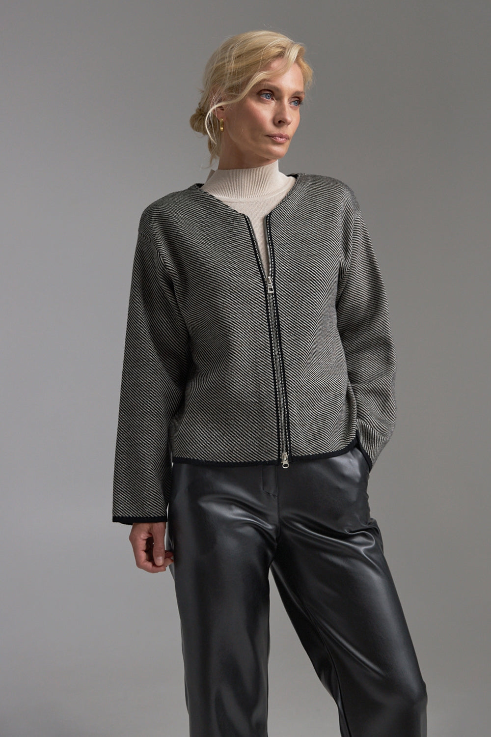 #color_black-linen