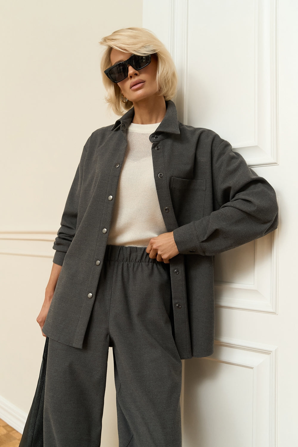 #color_charcoal gray