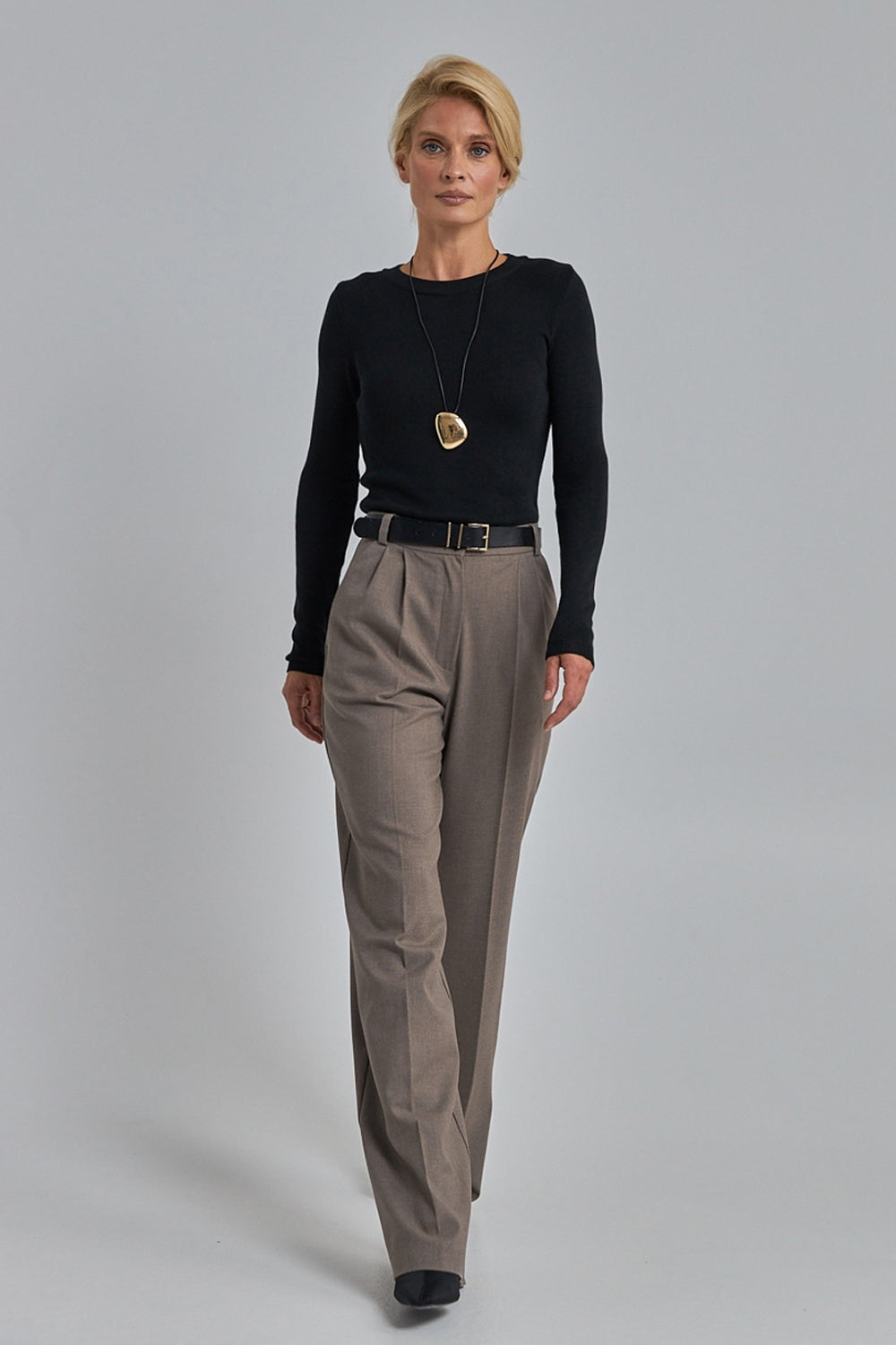 Long Sleeve Knit Sweater with Ribbed Cuffs, Black