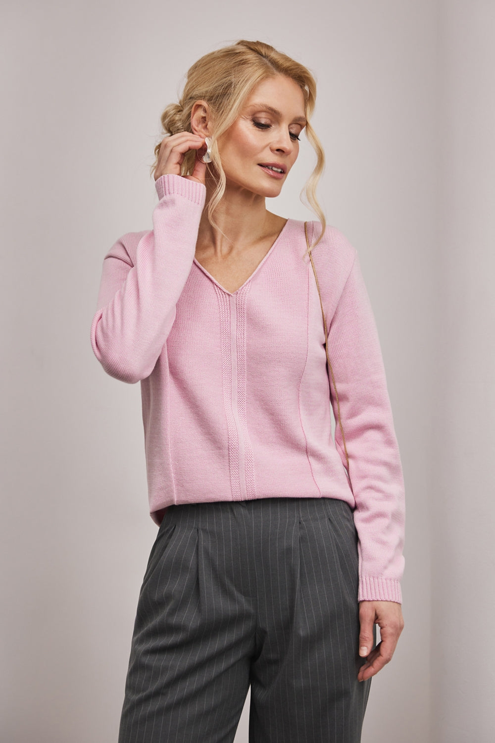 Women’s Textured Cotton V-Neck Sweater, Pink